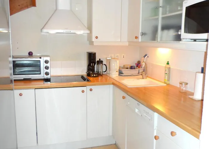 Duplex 4 Pieces Avec Piscine, Jardin Et Parking A - Fr-1-487-282 Apartman *